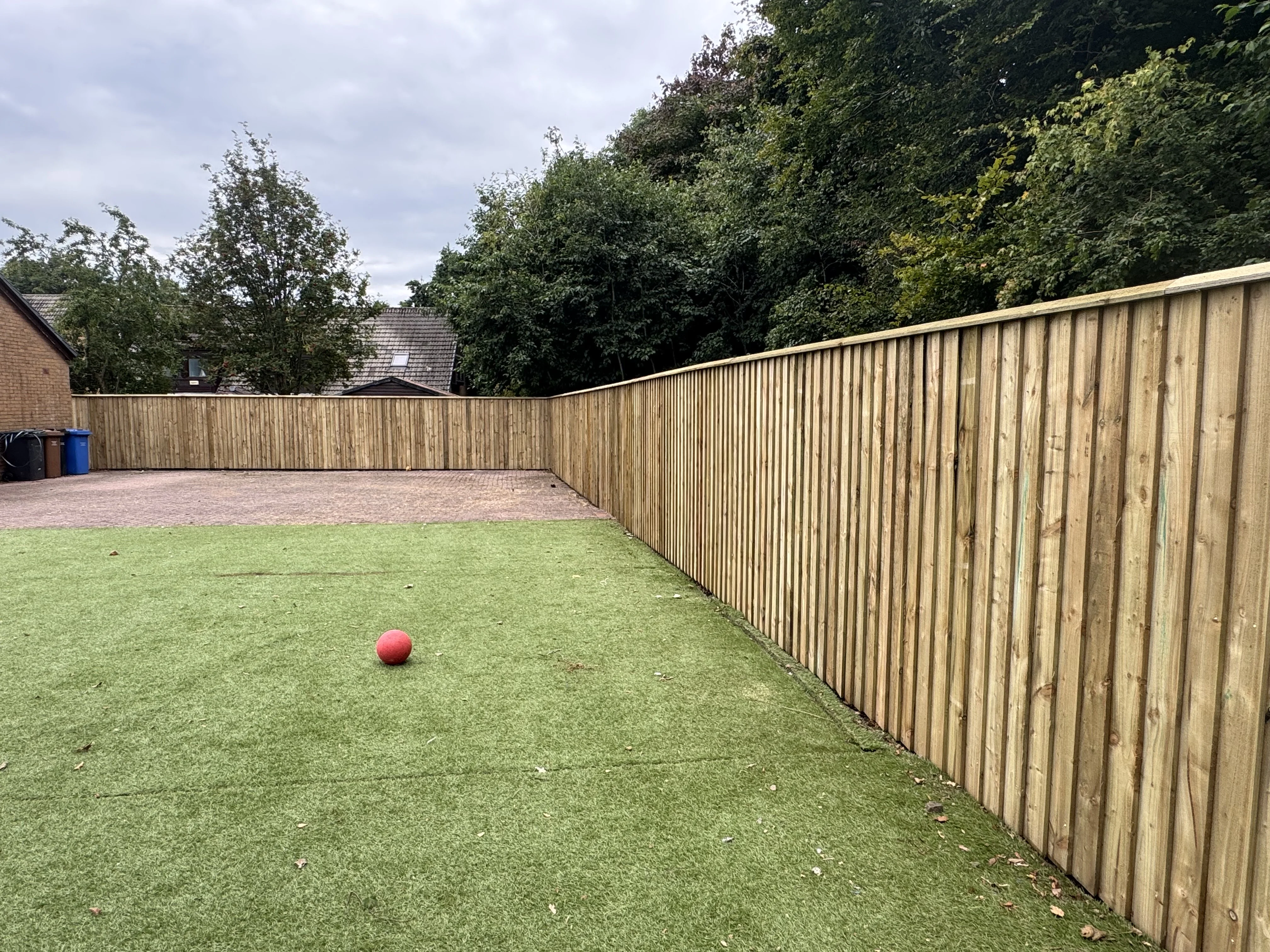 Professional wooden fencing installation completed by Glasgow Fencing Contractors in Greater Glasgow
